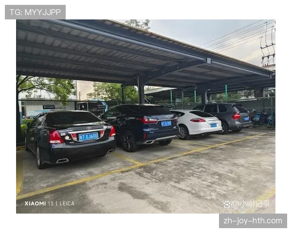 陆光祖居然开豪车去训练场?这普通人想象不到的生活差距啊! 陆光祖居然开豪车去训练场?这普通人想象不到的生活差距啊!